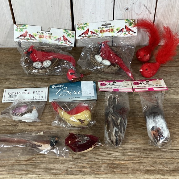 Lot 12 Vintage Feathered Birds for Crafts - Picture 1 of 16